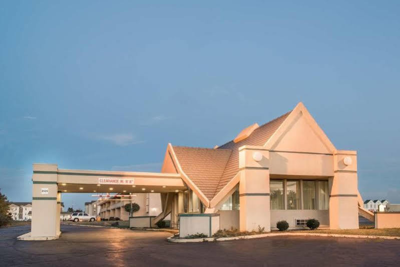 Red Roof Inn Richmond, In Bagian luar foto