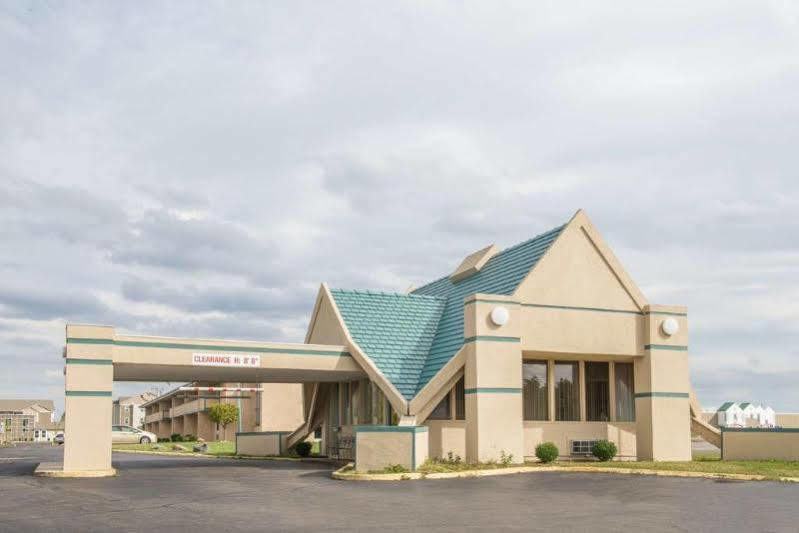 Red Roof Inn Richmond, In Bagian luar foto