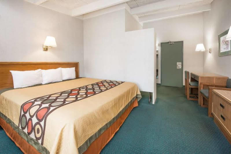 Red Roof Inn Richmond, In Bagian luar foto
