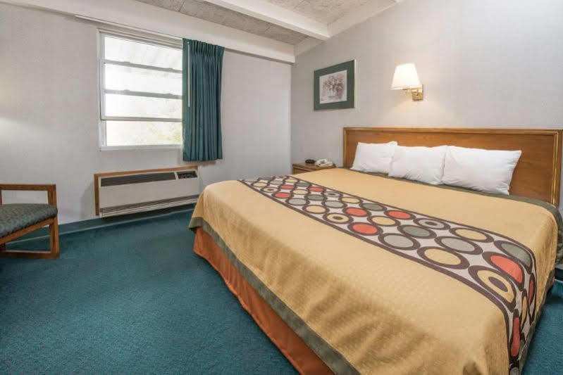 Red Roof Inn Richmond, In Bagian luar foto